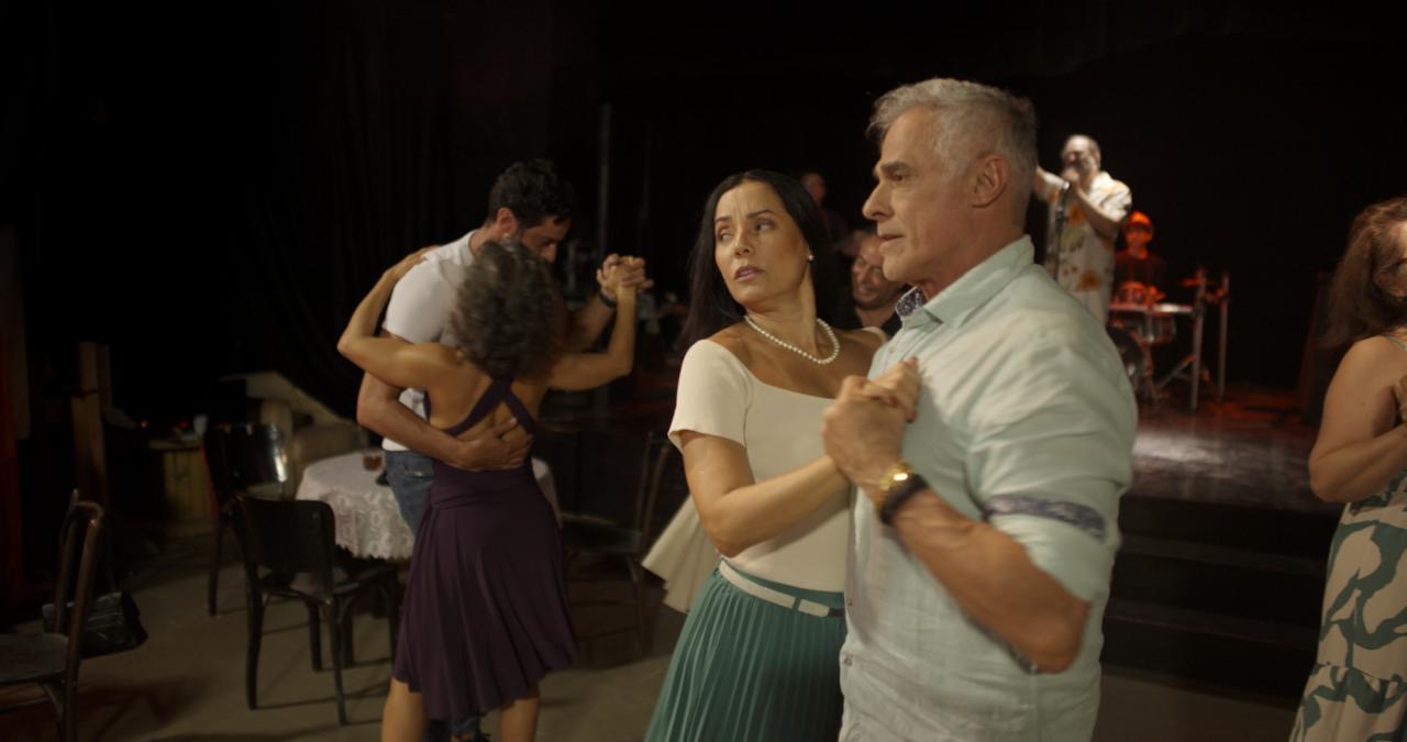 a3b13901-97a7-47bd-9123-e6090e55a558 "Estranhos na Noite" celebra São Paulo, seus encontros e recomeços em um retrato humano e cultural da cidade