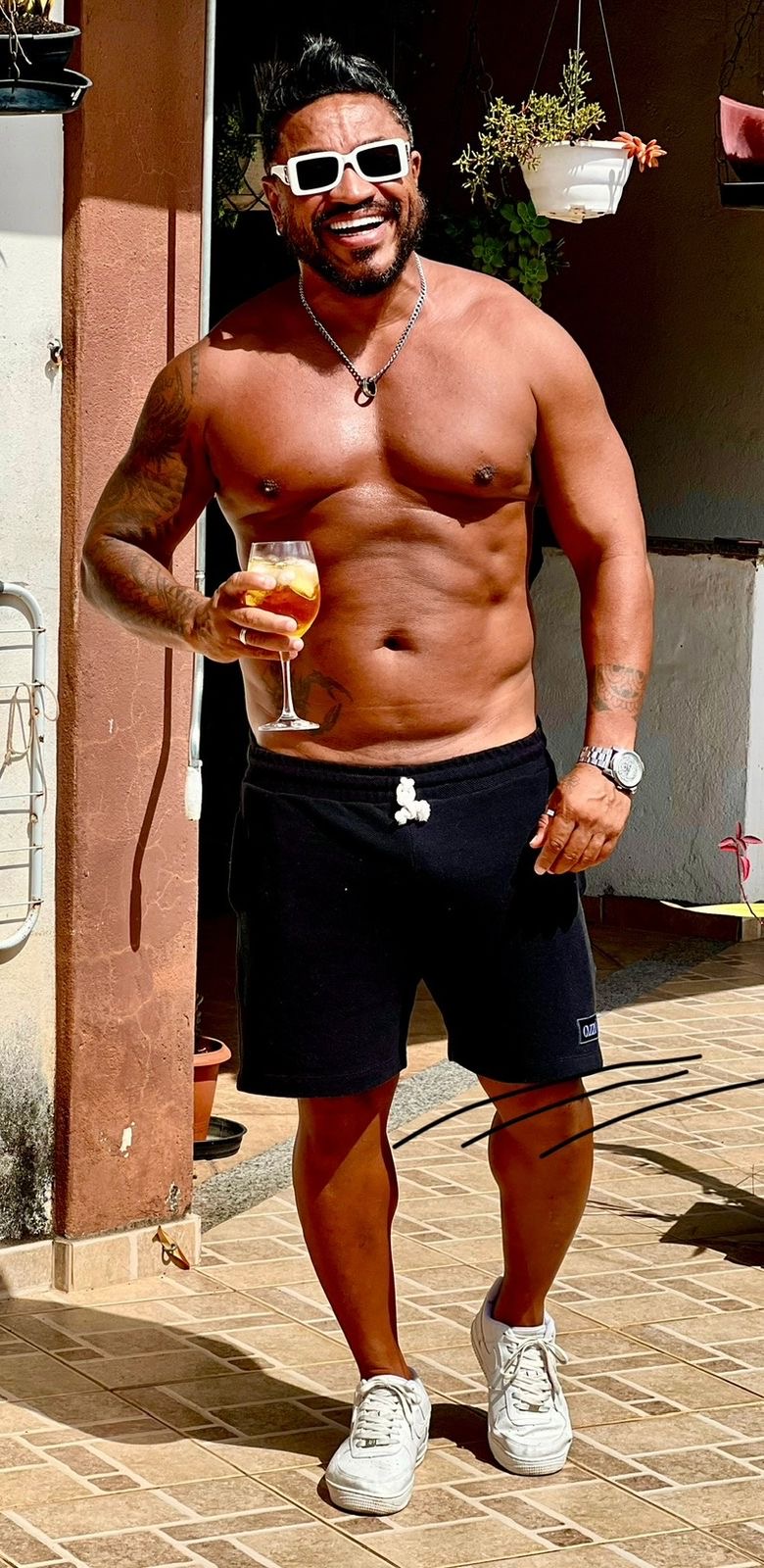 e2e79aff-558a-44b2-8026-303cd342a0e2 Beleza e Vitalidade: Homens que Inspiram Após os 40, 50 e 60 Anos