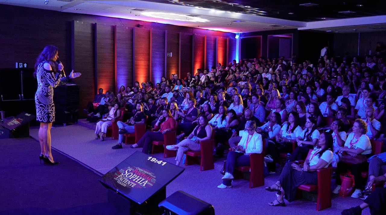 efb1c41a-b7eb-43ae-8a3e-5728c95147f4 Sophia Martins protagoniza o Fórum Imob 2025 no maior evento imobiliário do Nordeste