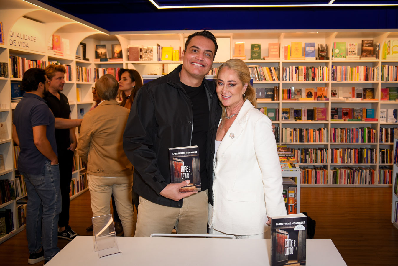 Christiane-Monnerat-e-Leo-Dias-855 Crime e Latido” estreia em São Paulo com grande sucesso e presença de nomes marcantes