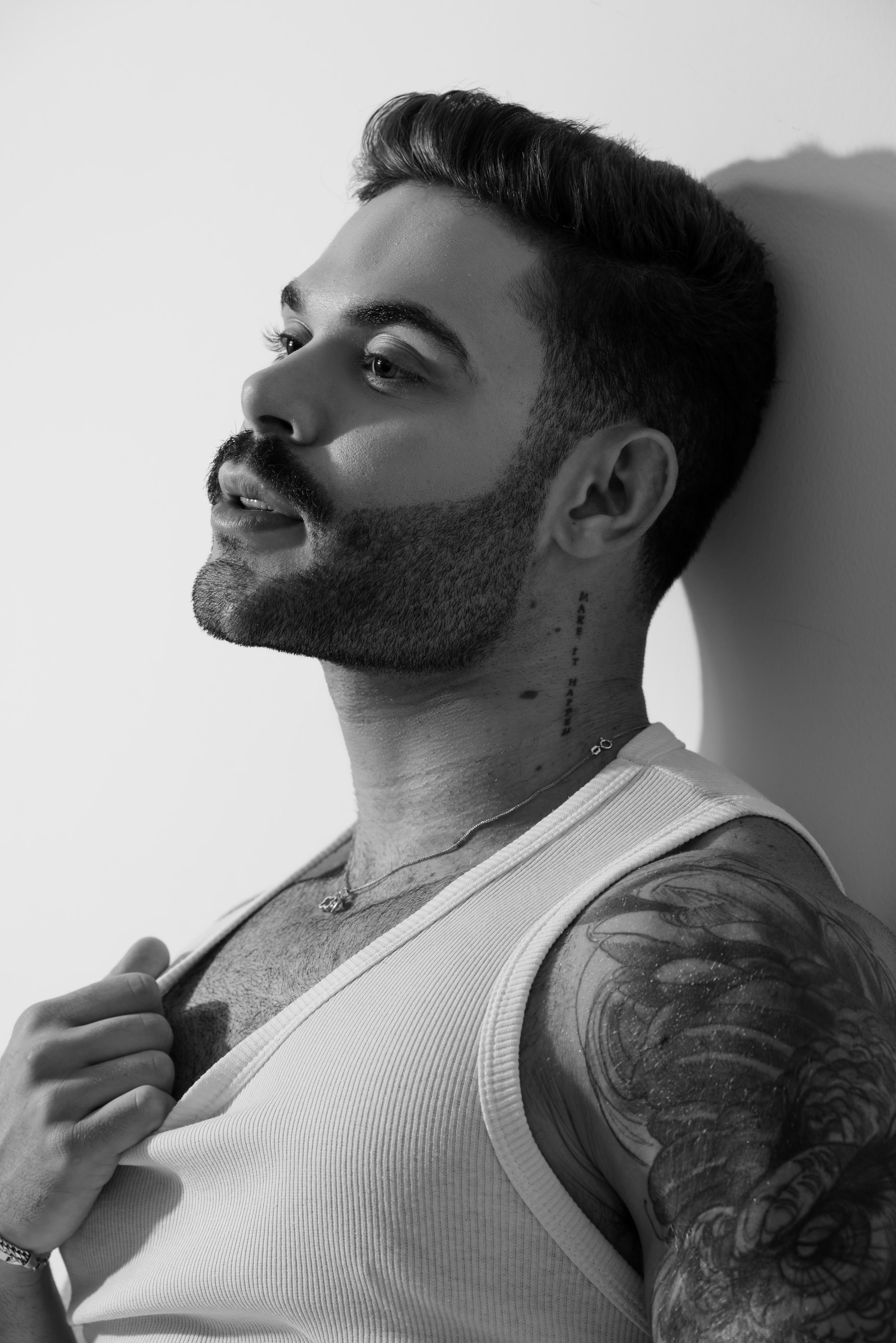 Facetune_18-10-2025-17-09-49 Arthur Sousa: O fenômeno digital que reinventou os comentários de reality show no Brasil