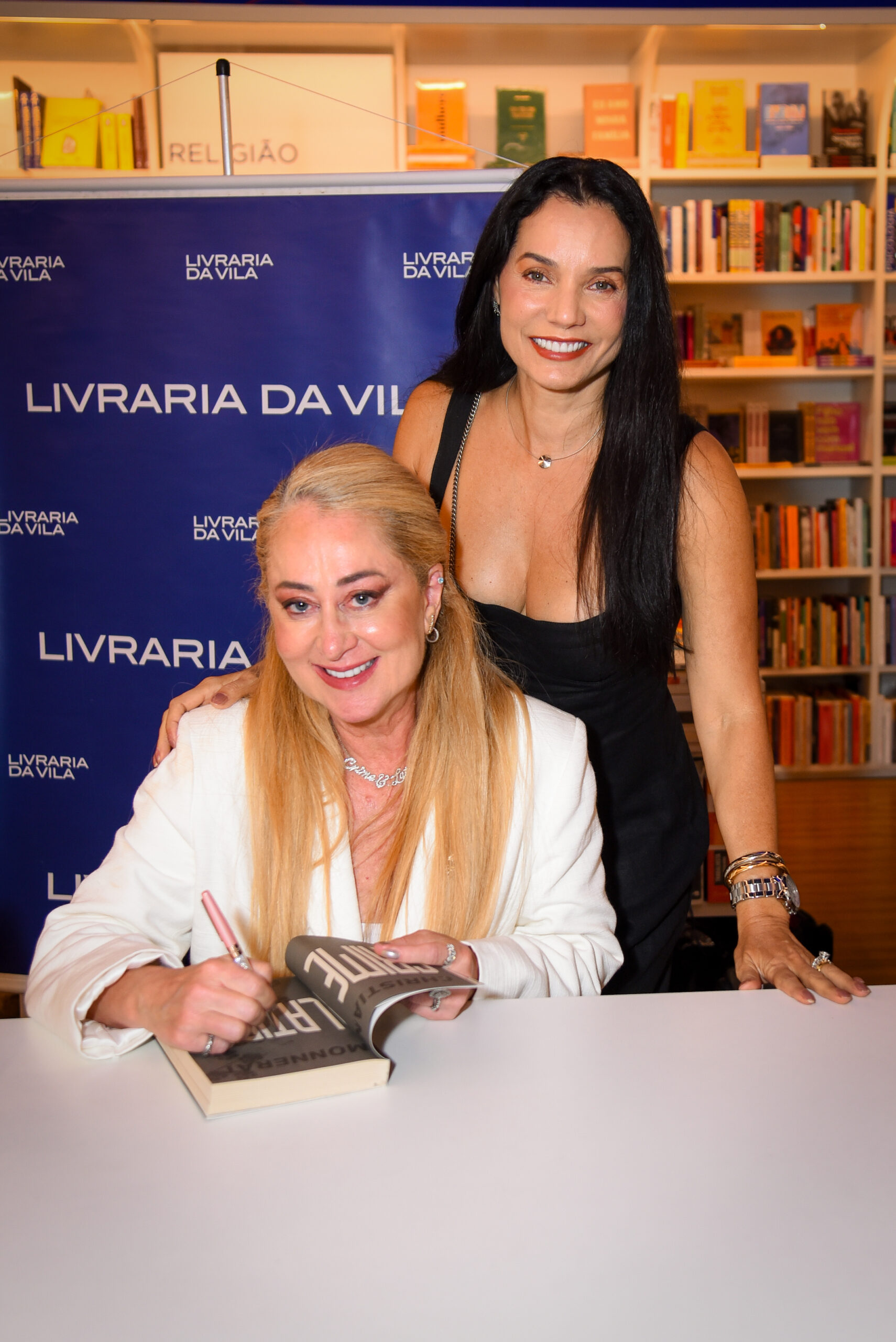 Monica-Carvalho-e-Christiane-Monnerat-879-scaled Crime e Latido: “Meu exorcismo jurídico virou livro” diz Christiane Monnerat
