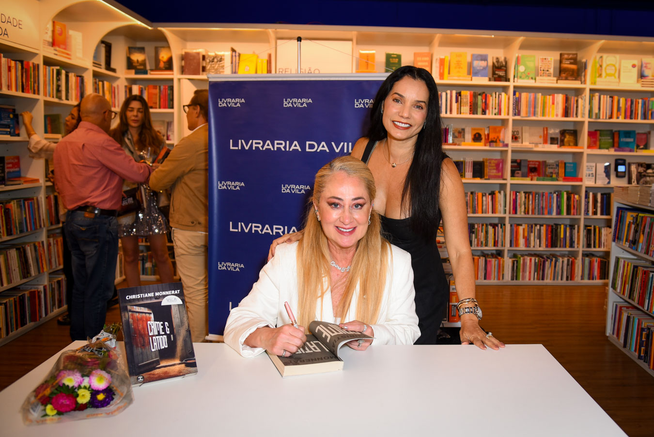Monica-Carvalho-e-Christiane-Monnerat-881 Crime e Latido” estreia em São Paulo com grande sucesso e presença de nomes marcantes