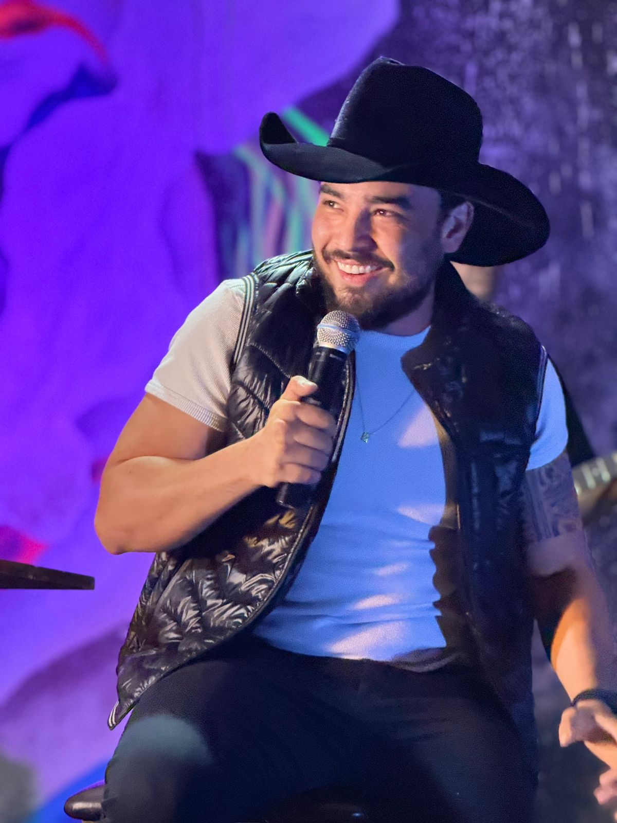 WhatsApp-Image-2025-12-17-at-13.53.37-1 Vinny Arruda lança single “Dose de Esquece Beijo” e celebra apoio de grandes nomes