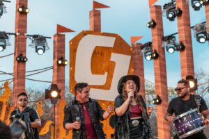 a68d8432-6ffc-4ee0-b5b7-7da2fdec235a-300x200 Claudio Ney & Juliana lançam novo audiovisual e celebram um grande ano de virada