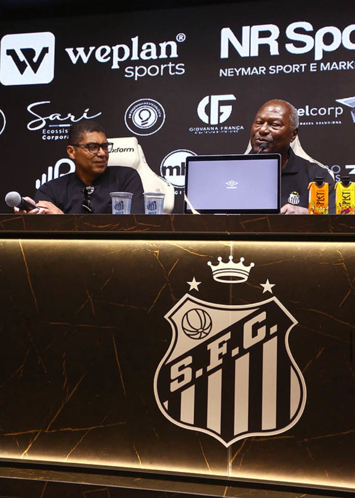 32083085-c912-4a60-8f40-f7785de81c95 Santos Futebol Clube reinaugura Sala de Imprensa e marca novo capítulo na história do Clube com o Selo Weplan