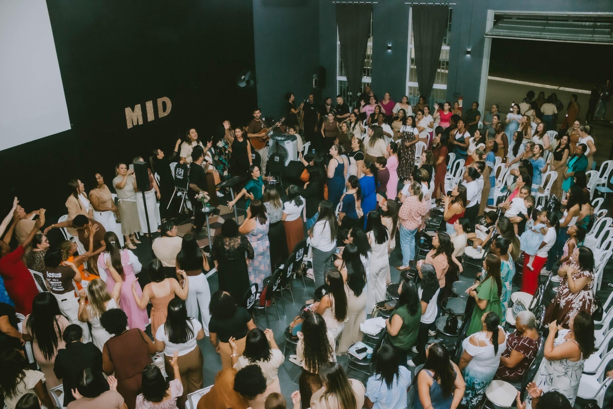 887f9f57-6159-4093-a017-9253b6cc7101-scaled Evento MID Mulheres de Intimidade com Deus marca vidas e reúne mulheres de diversas cidades
