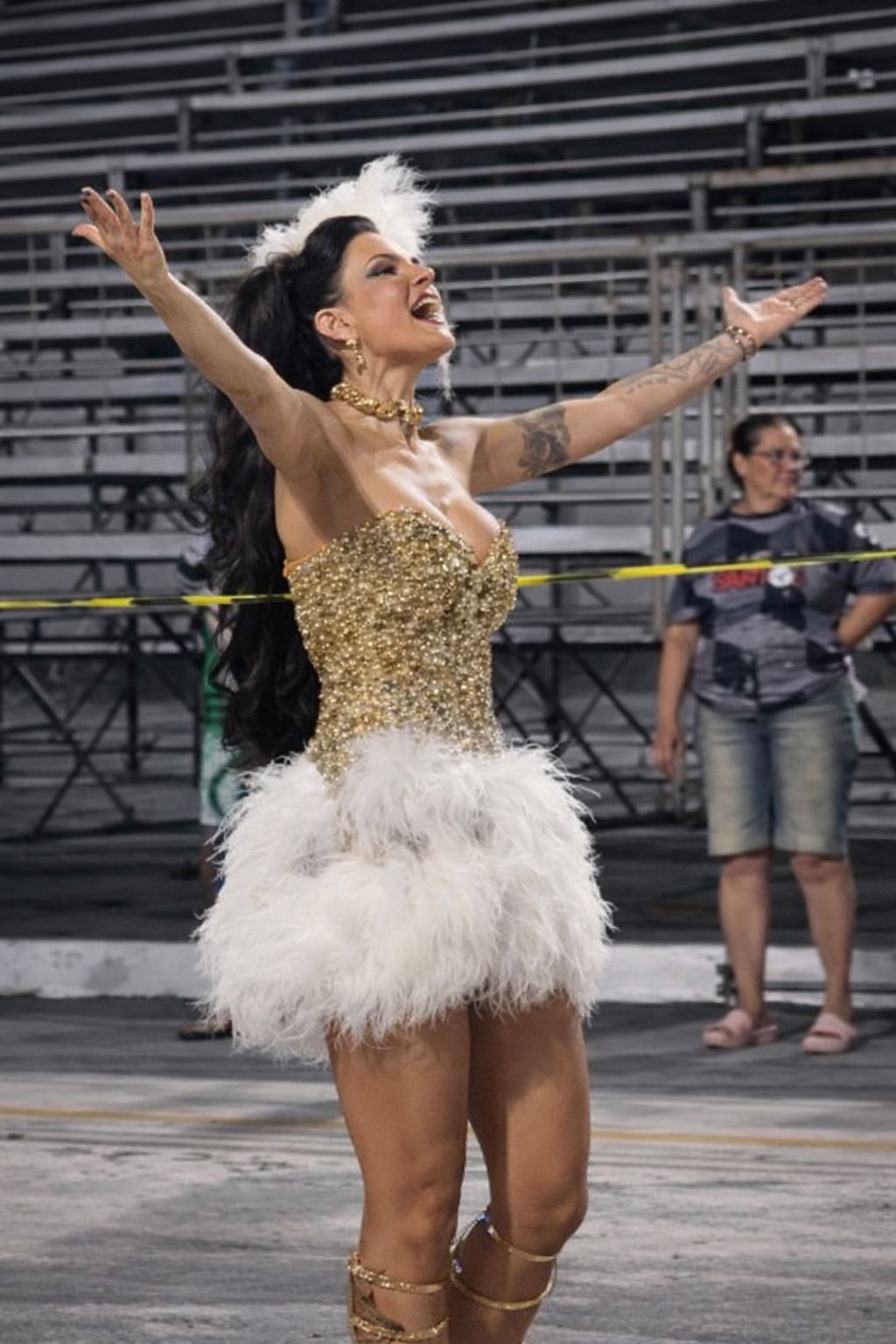 Milene-Gonzalez-Foto-colab.dsgn_ Emoção, memória e brilho: influencer e empresária Milene Gonzalez, vive noite inesquecível na Unidos dos Morros