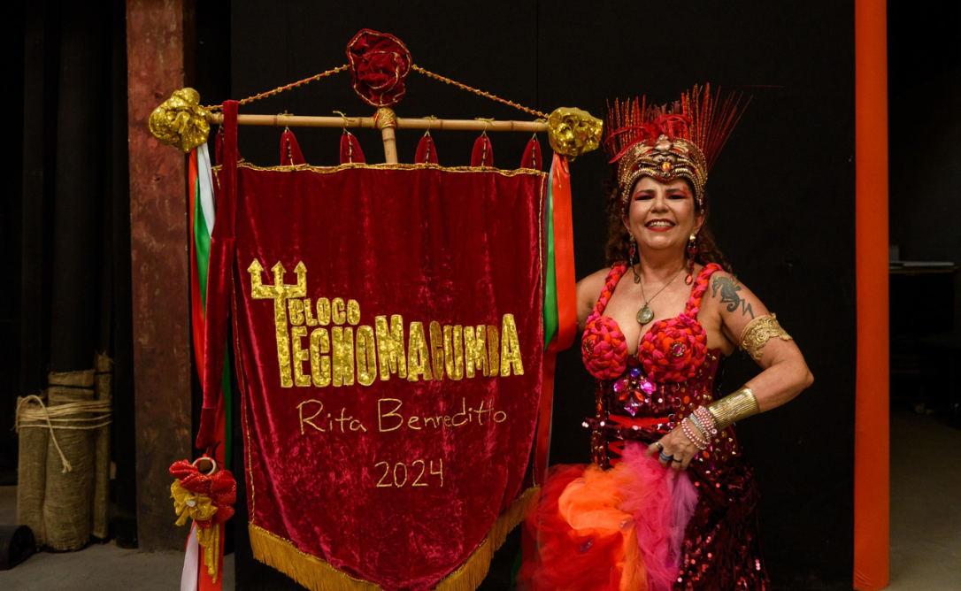 Bloco carnavalesco leva ancestralidade afro-brasileira ao coração do Rio