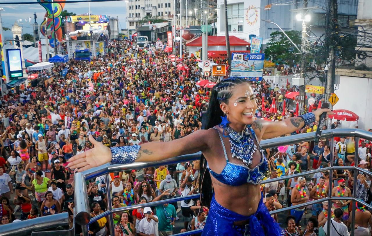 WhatsApp-Image-2026-01-28-at-16.23.17-2 Em São Paulo Larissa Marques lança “Mamãe que manda” e mira o Carnaval da Bahia 2026