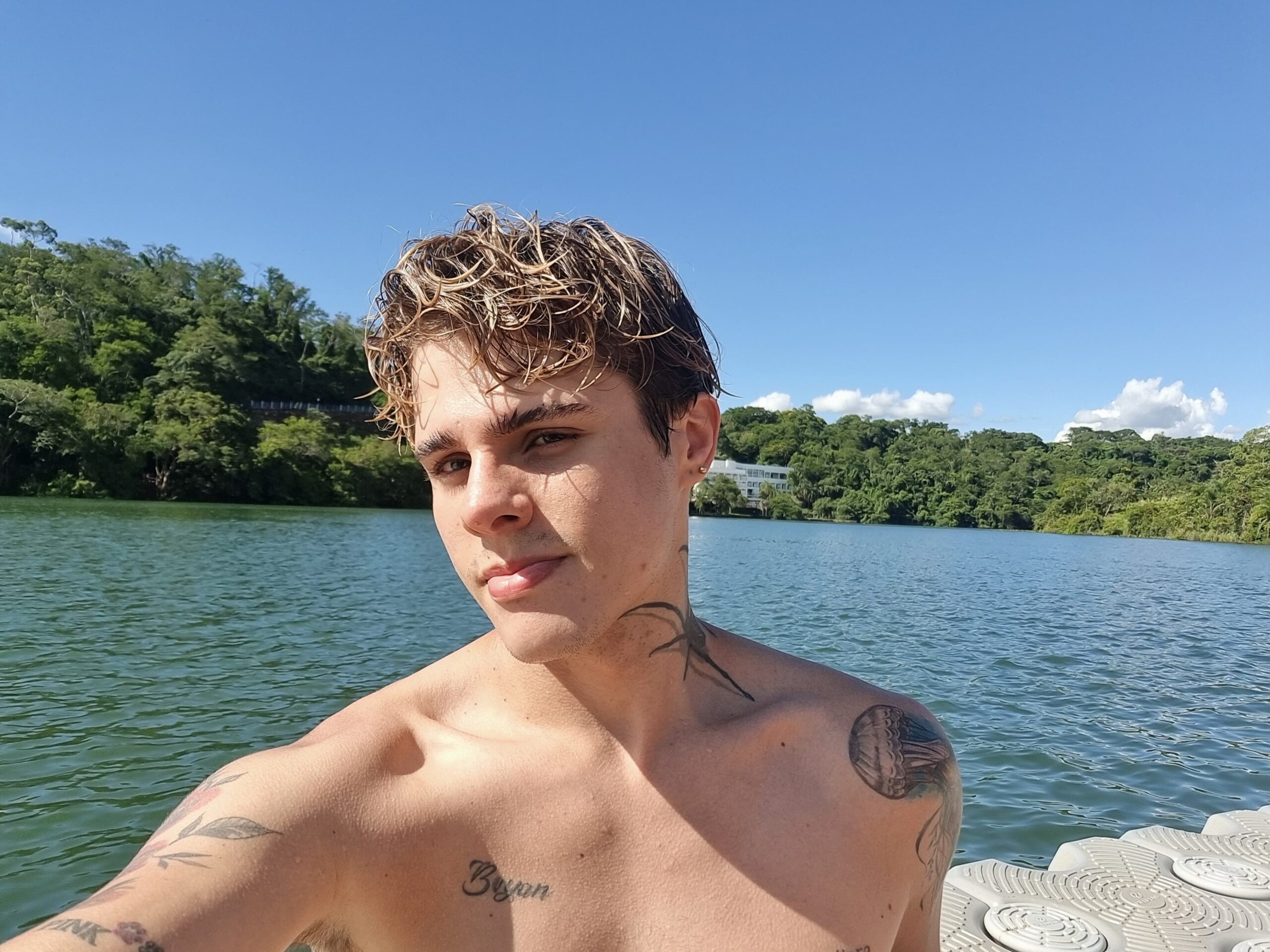 af0d6b83-7e3f-448d-8091-d2db3102a319-scaled Pablo Furlan retorna ao interior, renova energias e se prepara para um novo ciclo na moda