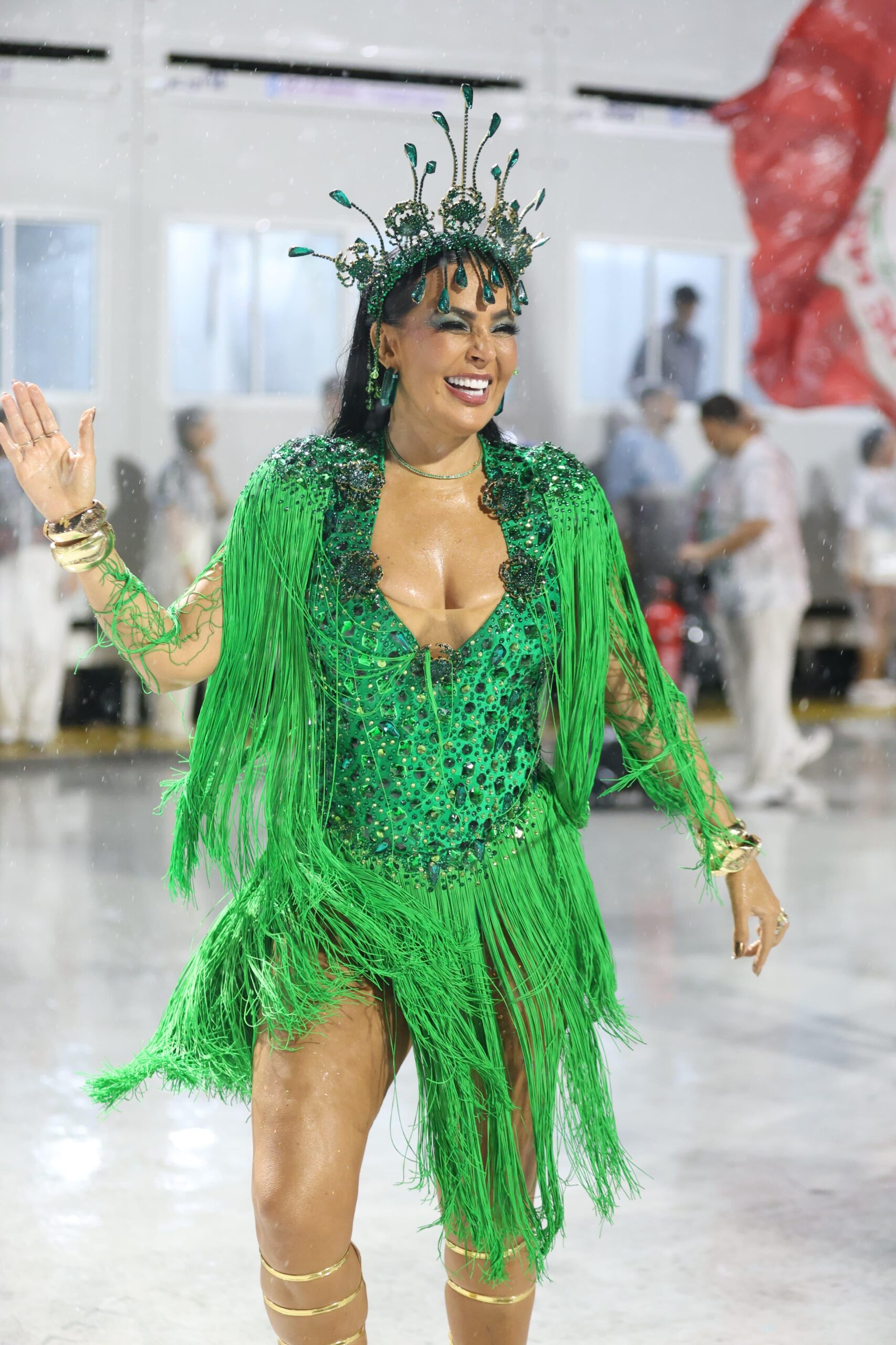 IMG-20260209-WA00662.jpg-scaled Gardênia Cavalcanti brilha na Sapucaí no último ensaio técnico da Grande Rio sob chuva intensa