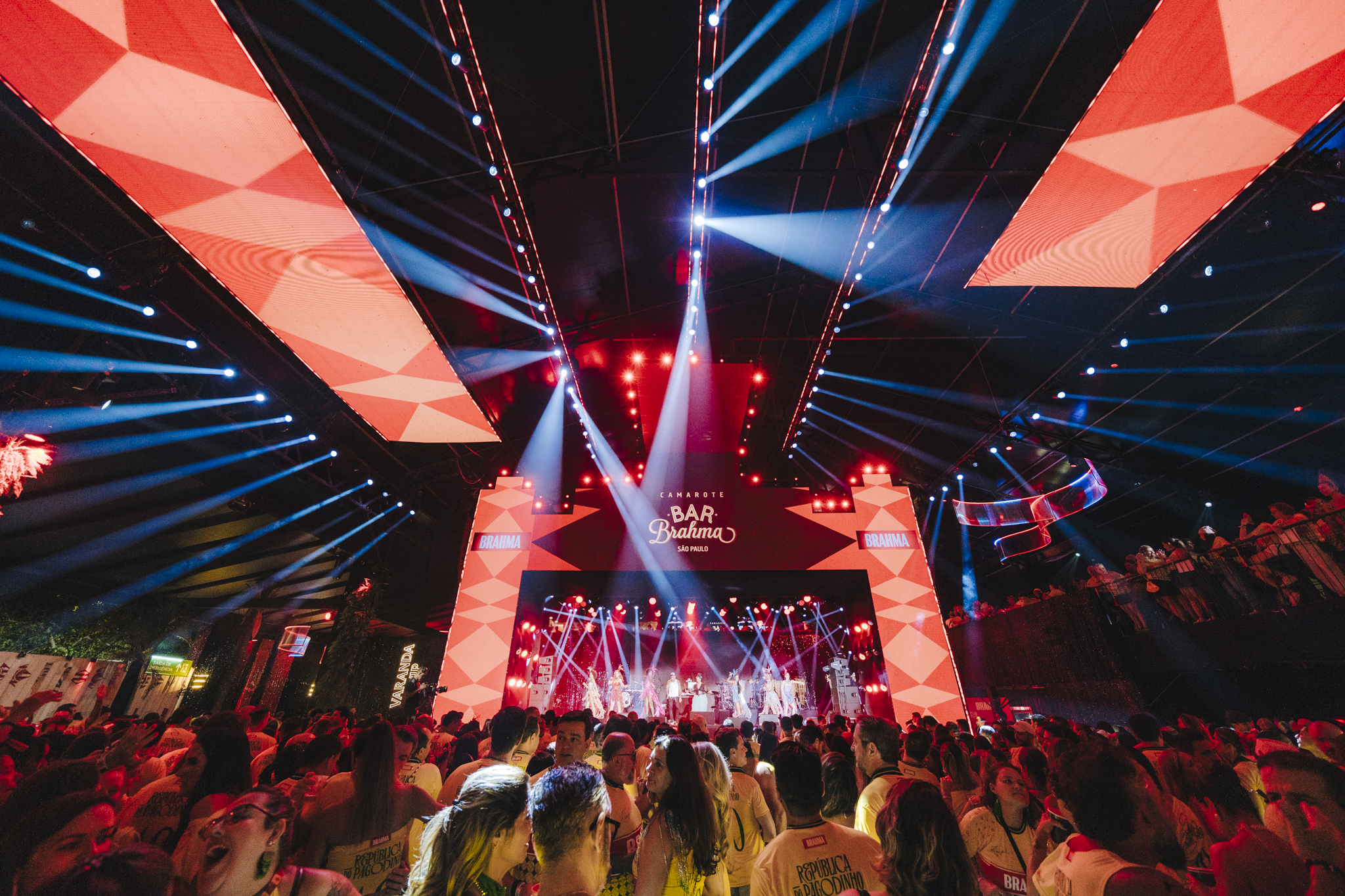 PRIDIA0221234457 Bell Marques e Durval Lelys fazem do Camarote Bar Brahma uma micareta histórica