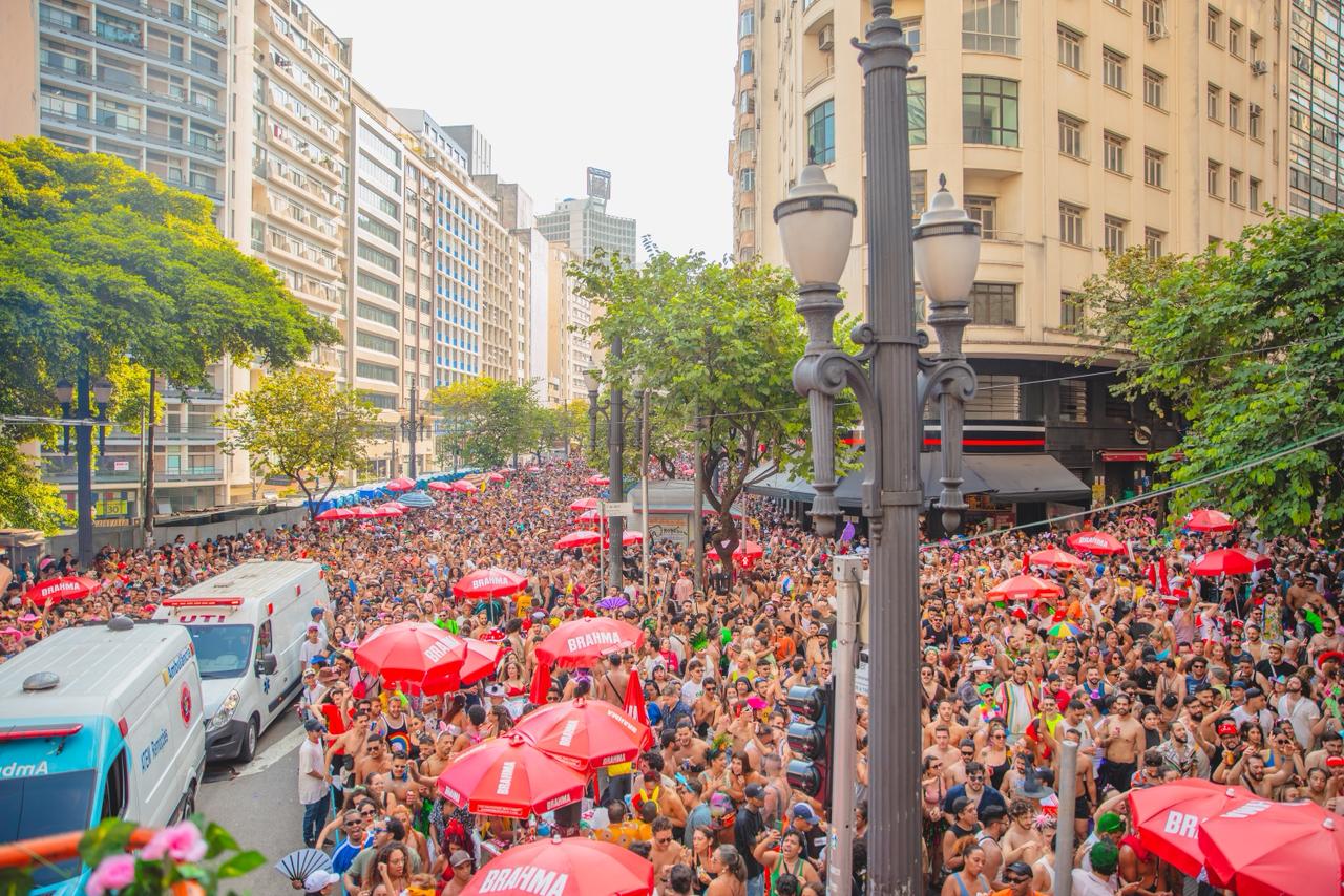 WhatsApp-Image-2026-02-02-at-18.06.25-1 Bloco Minhoqueens by Keeta celebra 10 anos com Lia Clark e MC Xuxu no Carnaval de São Paulo