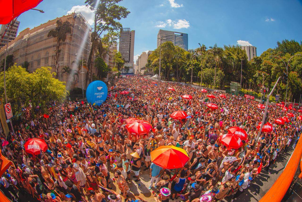 WhatsApp-Image-2026-02-02-at-18.06.25 Bloco Minhoqueens by Keeta celebra 10 anos com Lia Clark e MC Xuxu no Carnaval de São Paulo