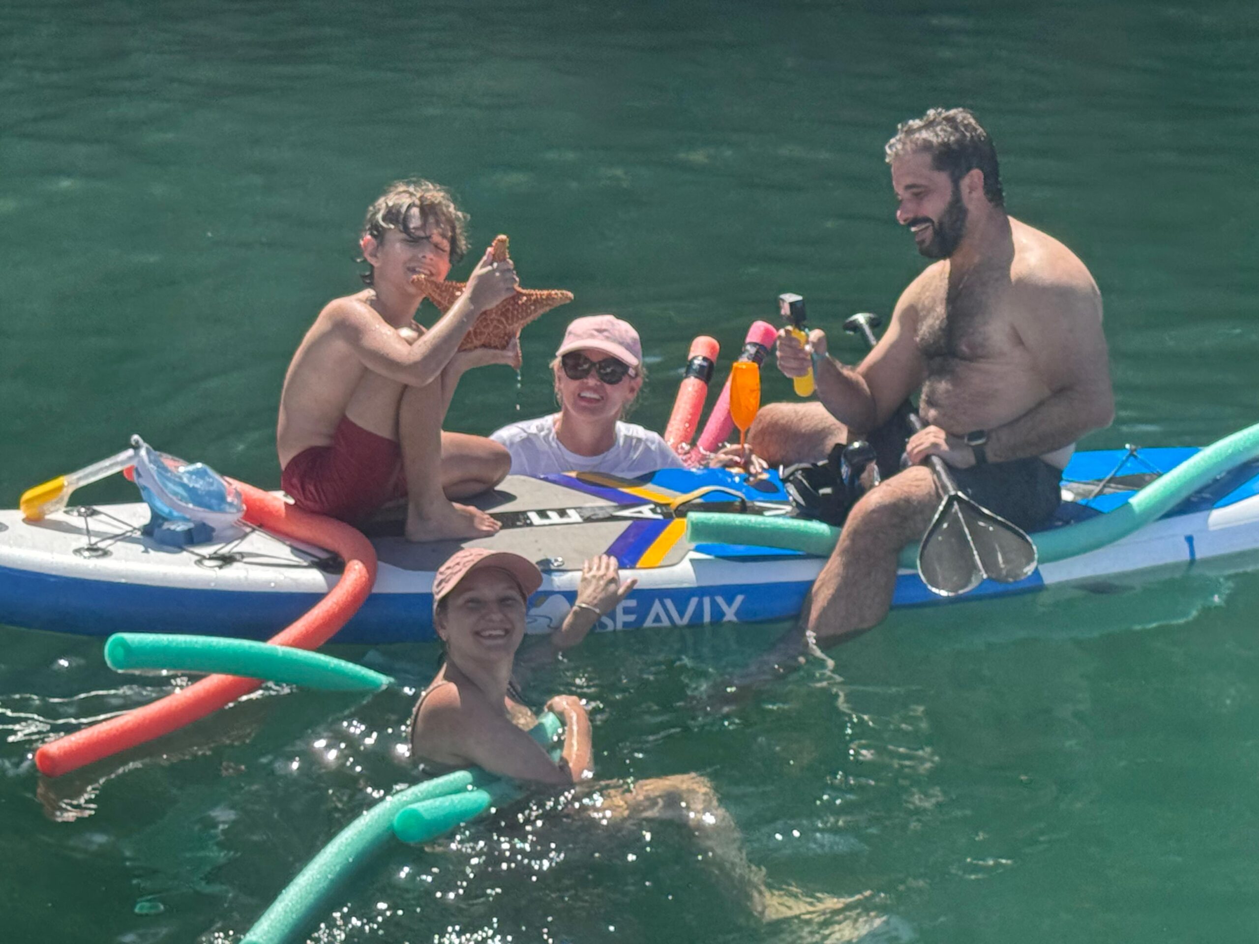 eddc549b-b719-4a03-b679-f815efcea70e-scaled “Carnaval em família é o verdadeiro luxo”, diz Val Marchiori em Angra dos Reis