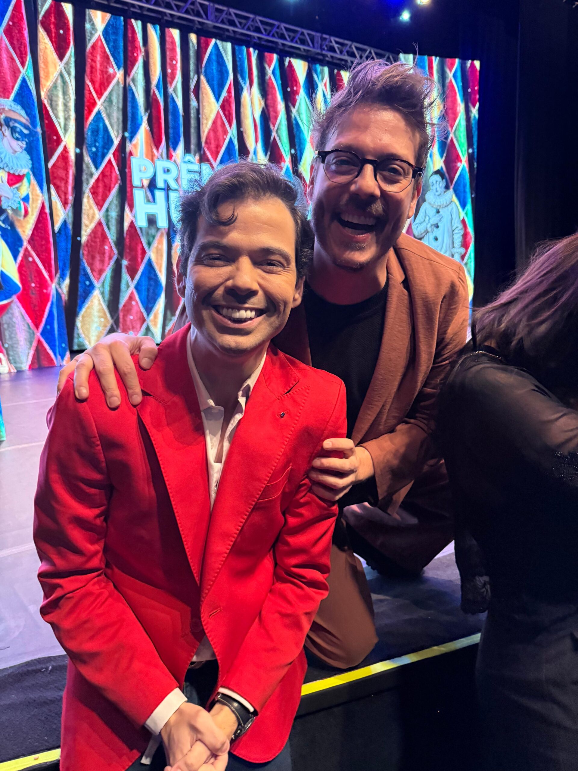 2b5c70ae-e372-42ec-9d20-df1beade5910-scaled Indicado ao prêmio Melhor Performance, Gustavo Mendes vive fase de destaque no humor