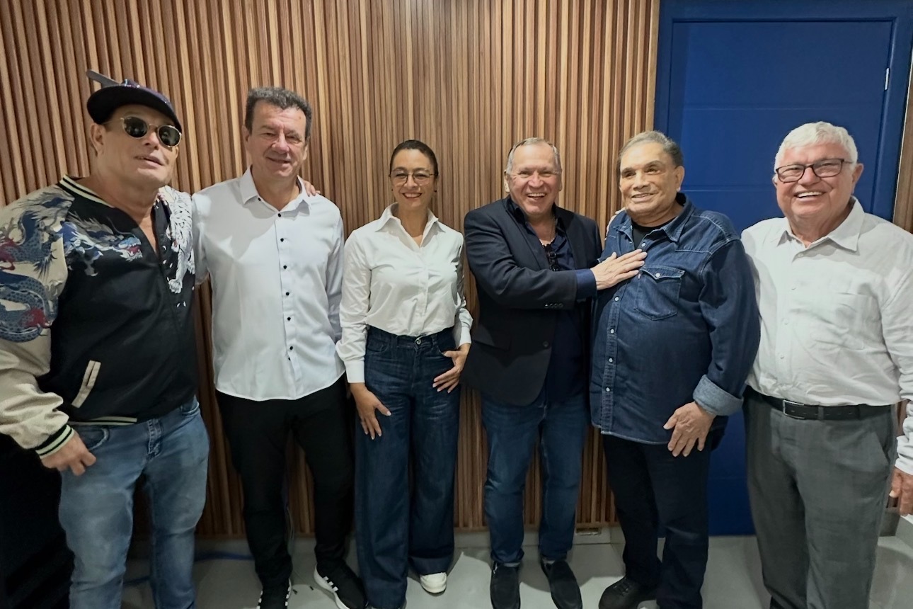 401724d0-705e-46d9-adba-7b0454017afc Multidão e famosos marcam inauguração da nova megaloja da Ultrafarma em São Paulo