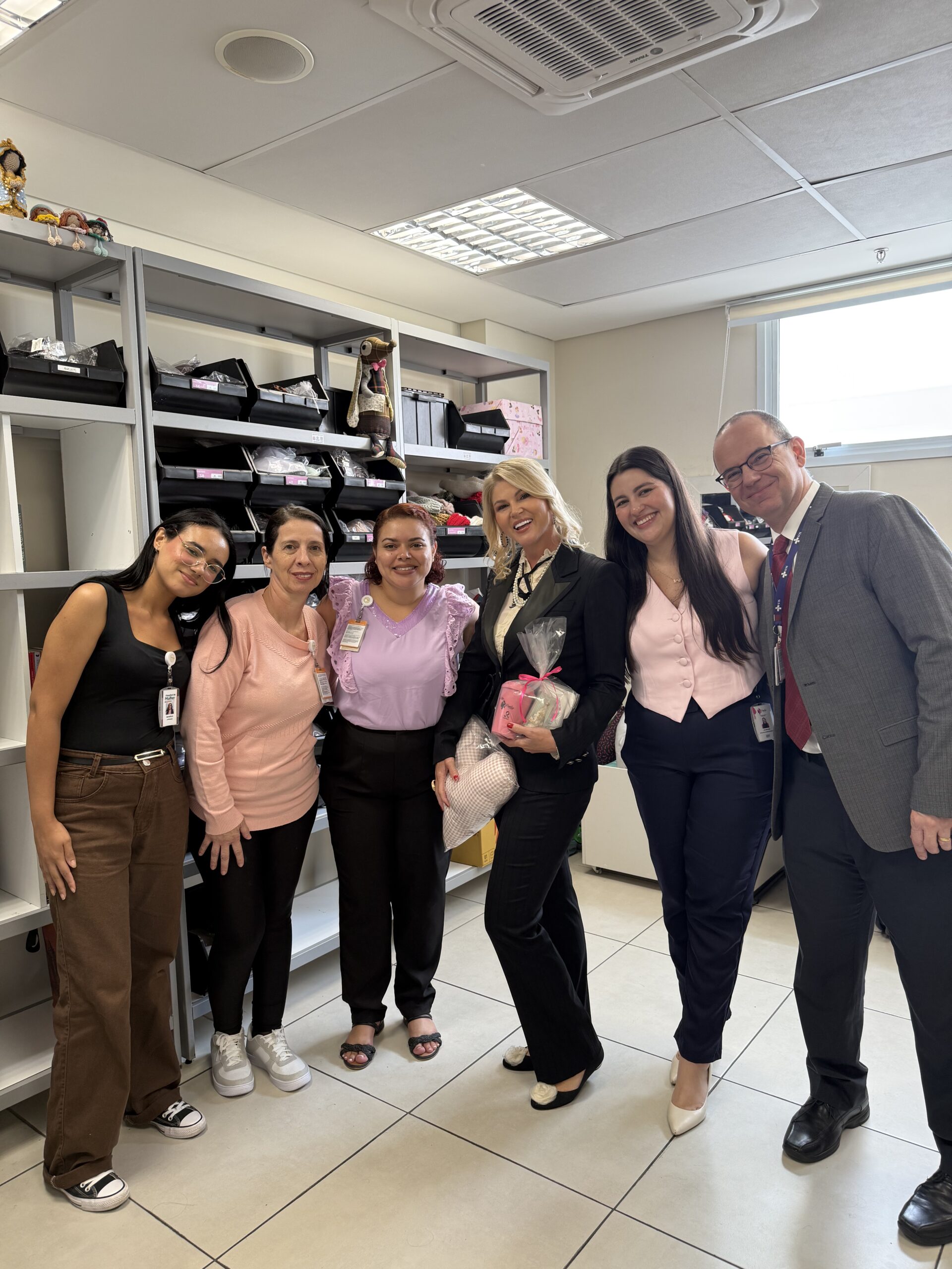 IMG_5313-scaled “A cura começa com o que ela faz, devolvendo a autoestima da mulher”, diz Val Marchiori