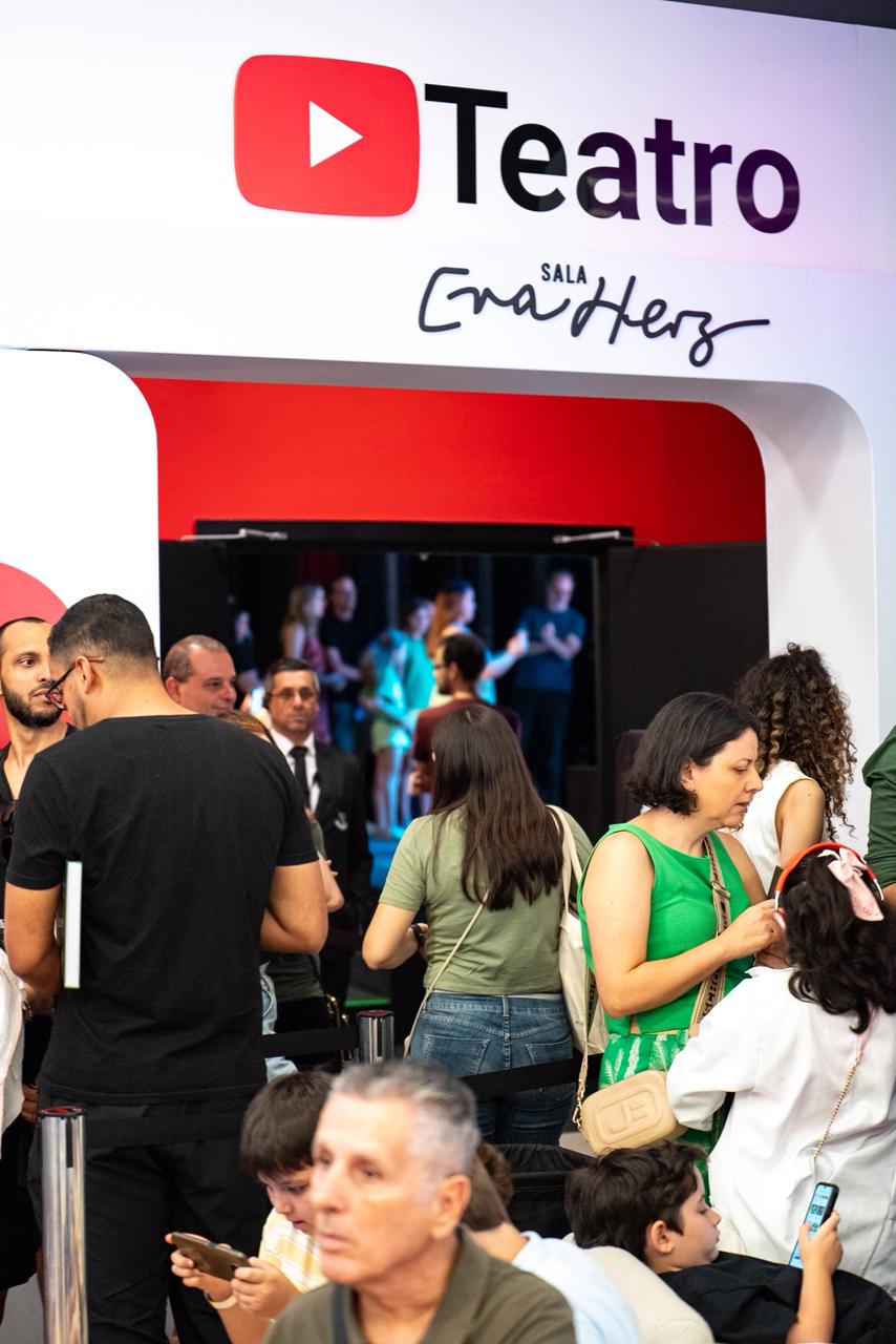 WhatsApp-Image-2026-03-28-at-14.14.29-1 Teatro YouTube foi palco de lançamento de livro de Iberê Thenório neste sábado, 28