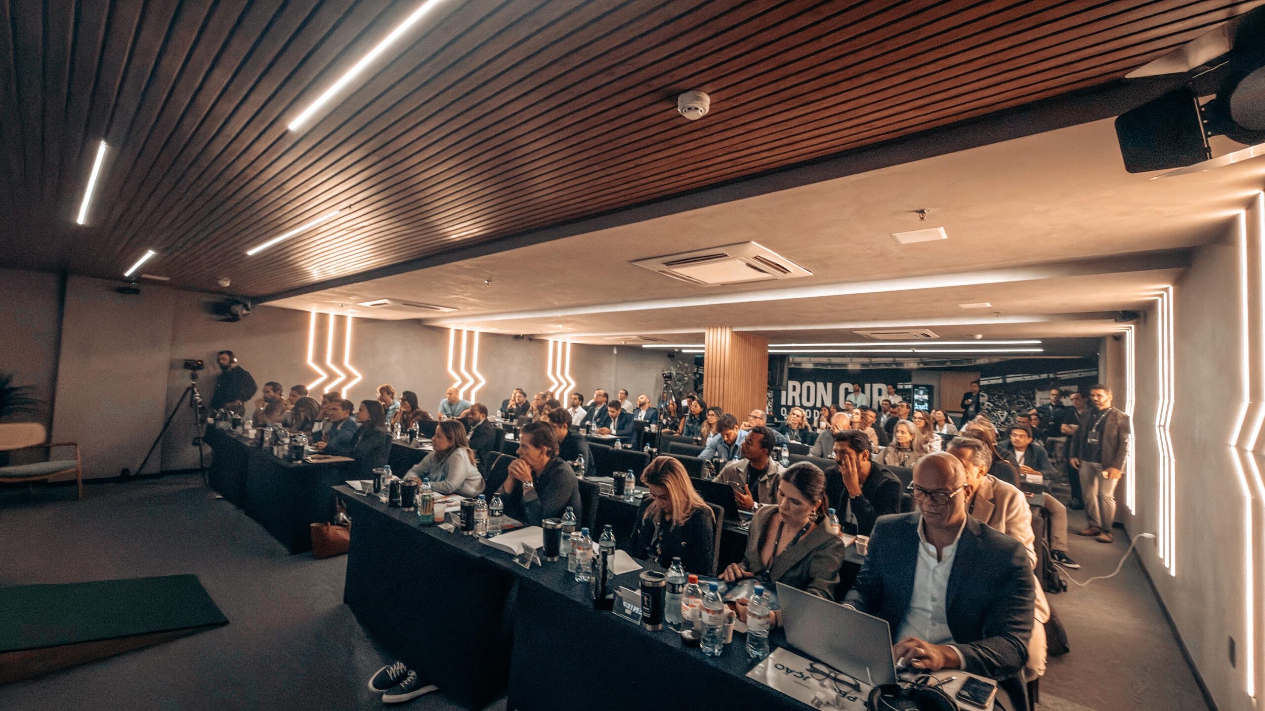 a6cd1388-52ed-4196-a941-bf34ad6b06e7-scaled Alta performance empresarial marca o Iron Cup em Brasília com Sophia Martins