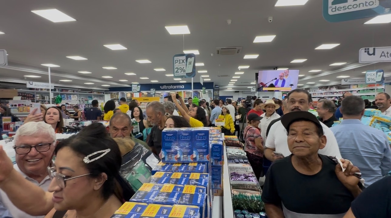 c4579c21-e0b9-4504-b5a4-639e485ac216 Multidão e famosos marcam inauguração da nova megaloja da Ultrafarma em São Paulo