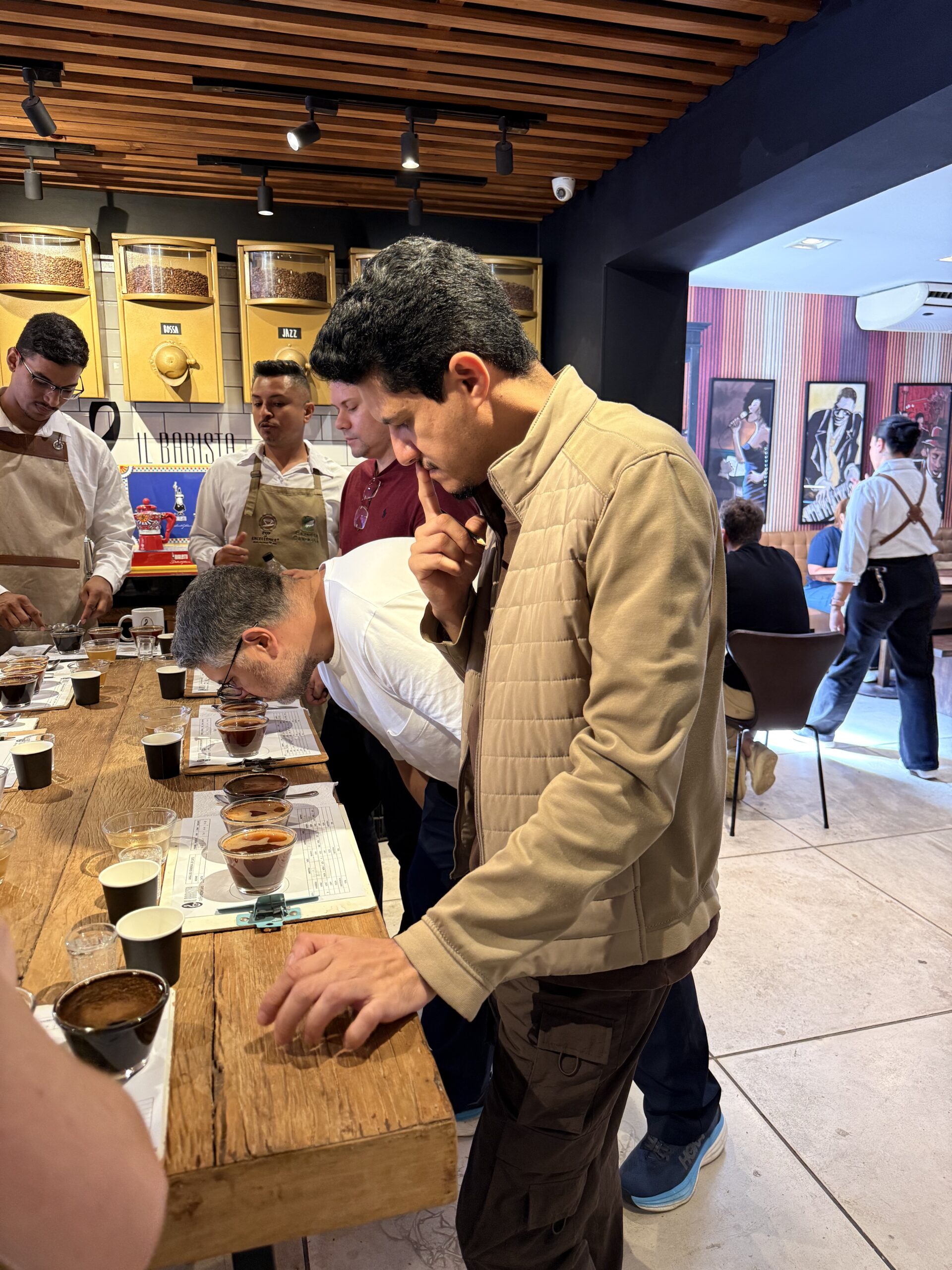 IMG_7894-scaled “Eu nunca tomei café” diz Danilo Rasquinho em experiência sensorial com a Rainha do Café Gelma Franco no Il Barista