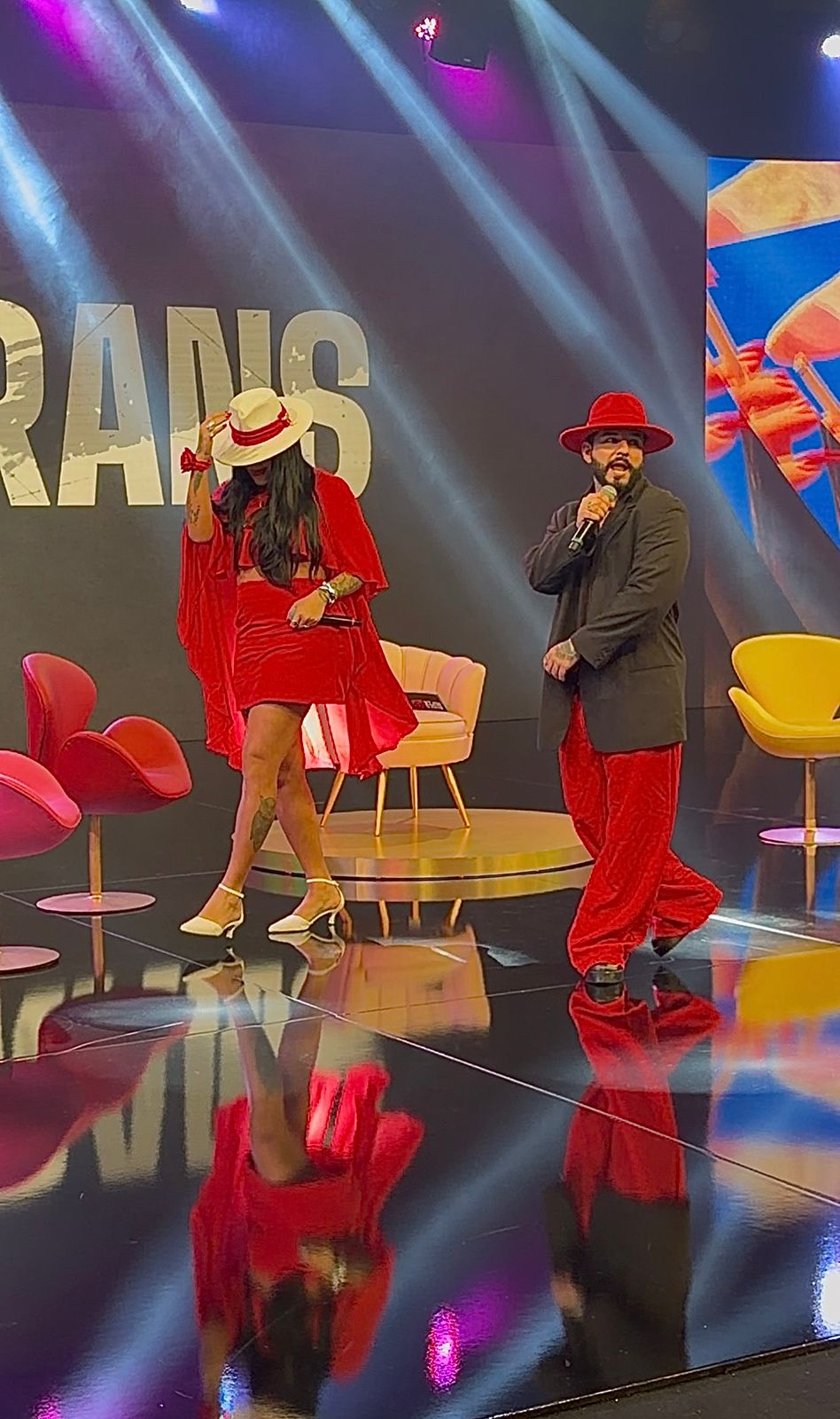 WhatsApp-Image-2026-04-02-at-15.25.47-1 MC Trans canta para Pombagira em rede nacional, enfrenta pastor ao vivo e é pedida em casamento no SuperPop