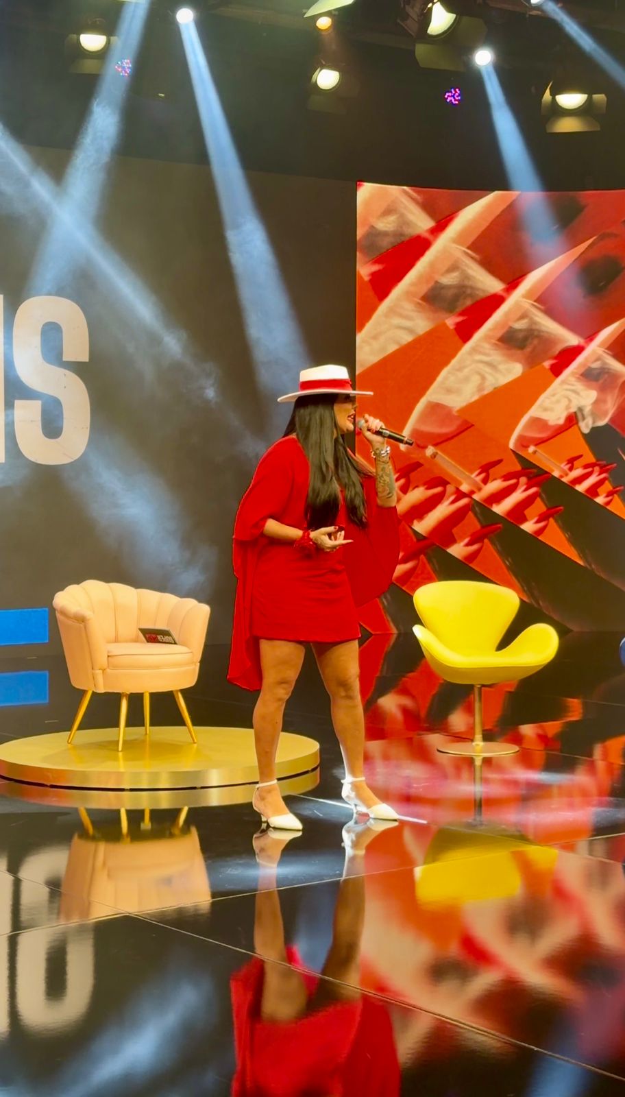 WhatsApp-Image-2026-04-02-at-15.25.47-2 MC Trans canta para Pombagira em rede nacional, enfrenta pastor ao vivo e é pedida em casamento no SuperPop