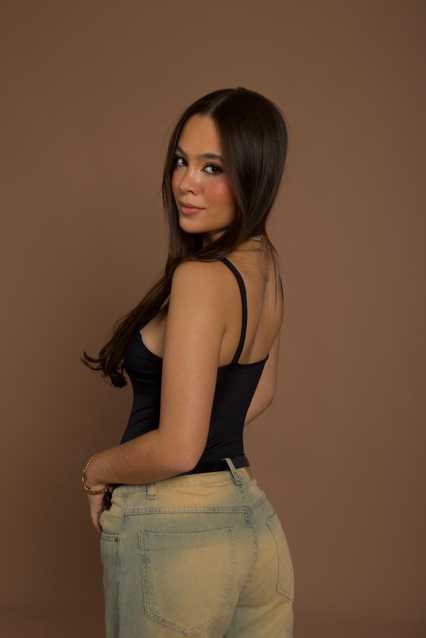 WhatsApp-Image-2026-04-17-at-14.06.57-2 Influenciadora Julia Pimentel esgota coleção Nights In Rio em menos de 1 hora