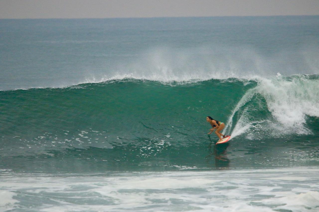 WhatsApp-Image-2026-04-21-at-13.51.54 Tayane Dalazen desembarca em Punta Roca, em El Salvador, para dias de surf e descanso