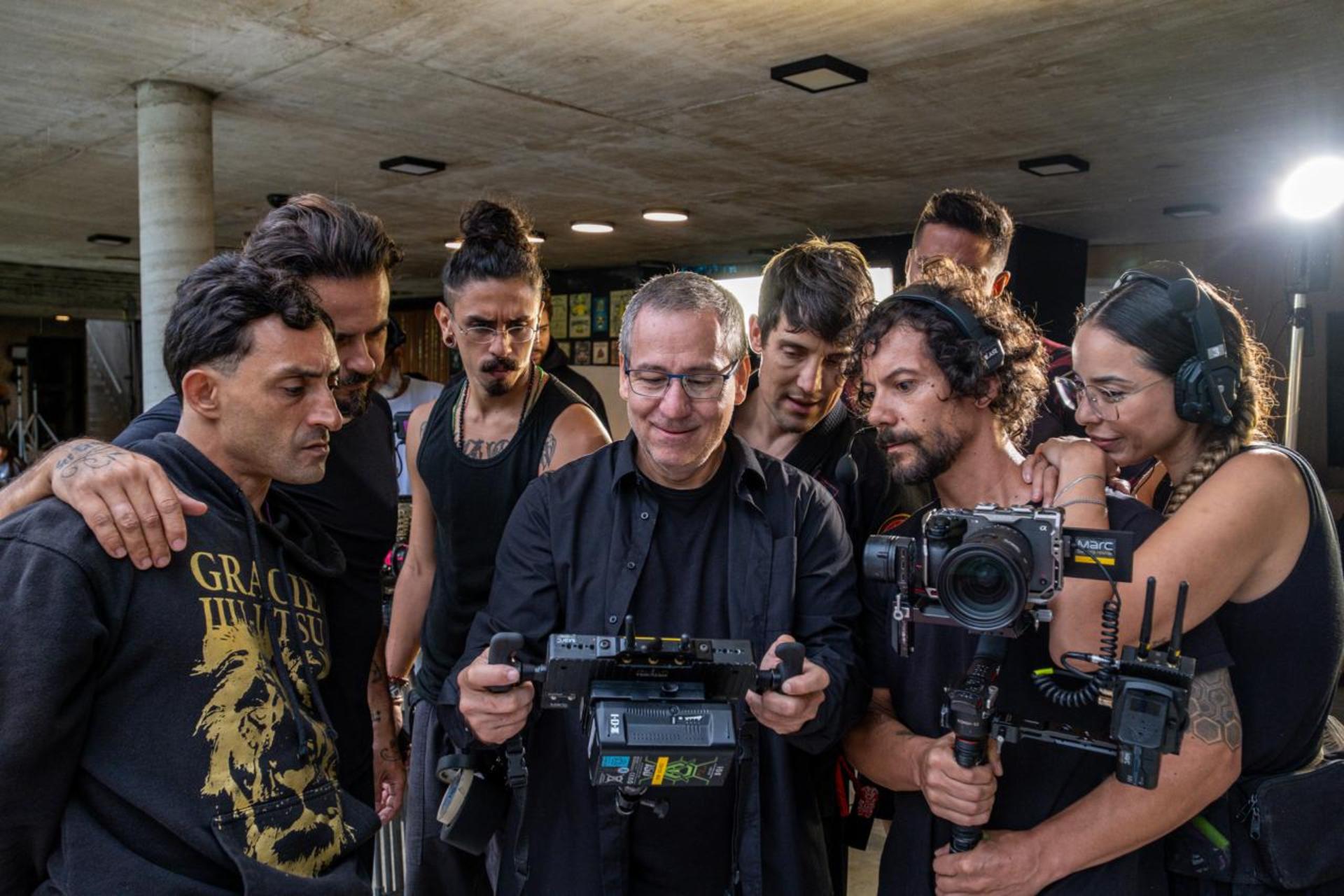 Walther Neto celebra gravações de “45 Dias”, longa inspirado na trajetória de Roger Chedid