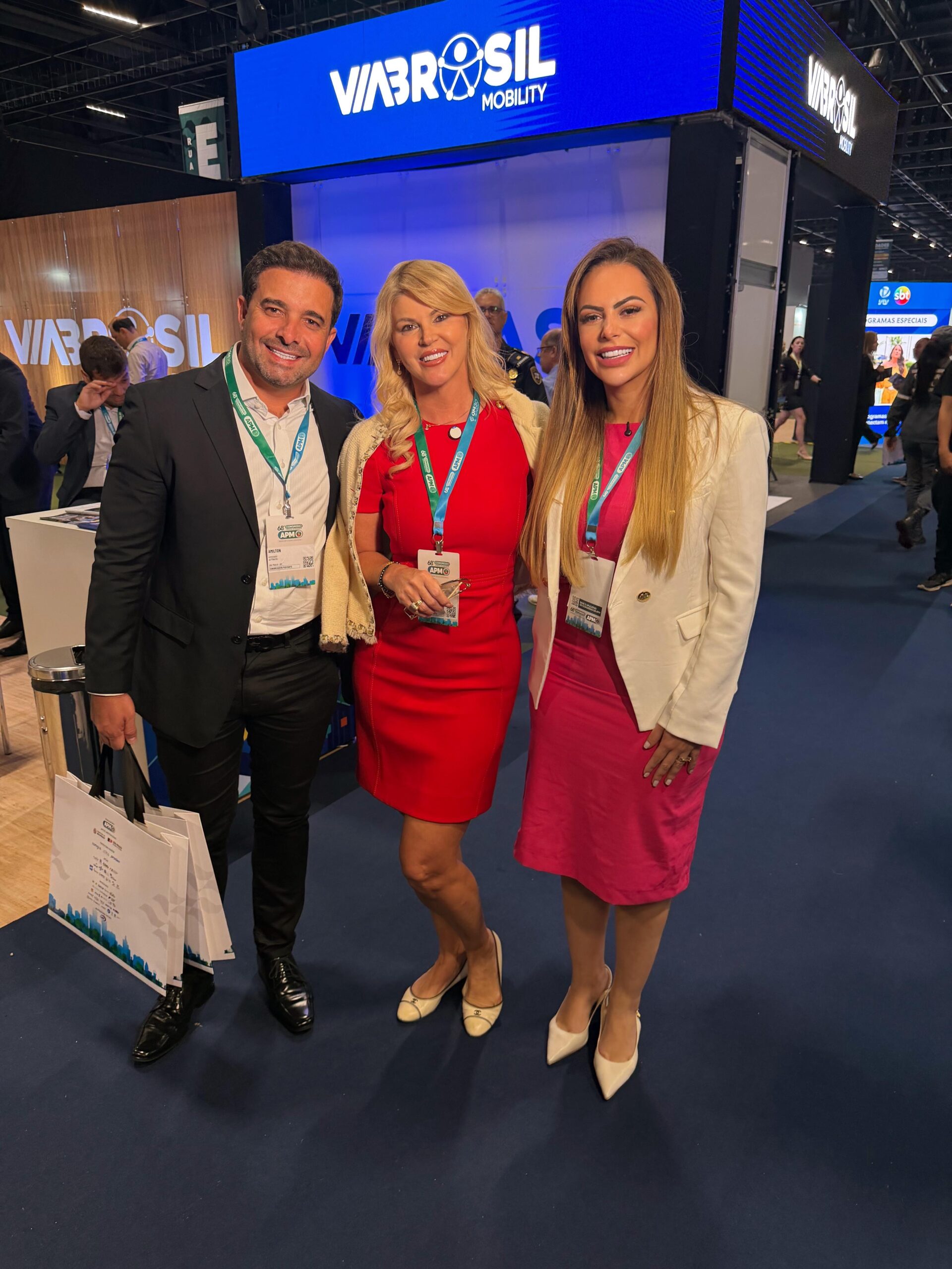 f42cb590-255e-4a34-a0bf-d8a97aaa751e-scaled “A gente vive no município e precisa inverter a pirâmide”, diz Amilton Augusto ao lado de Val Marchiori