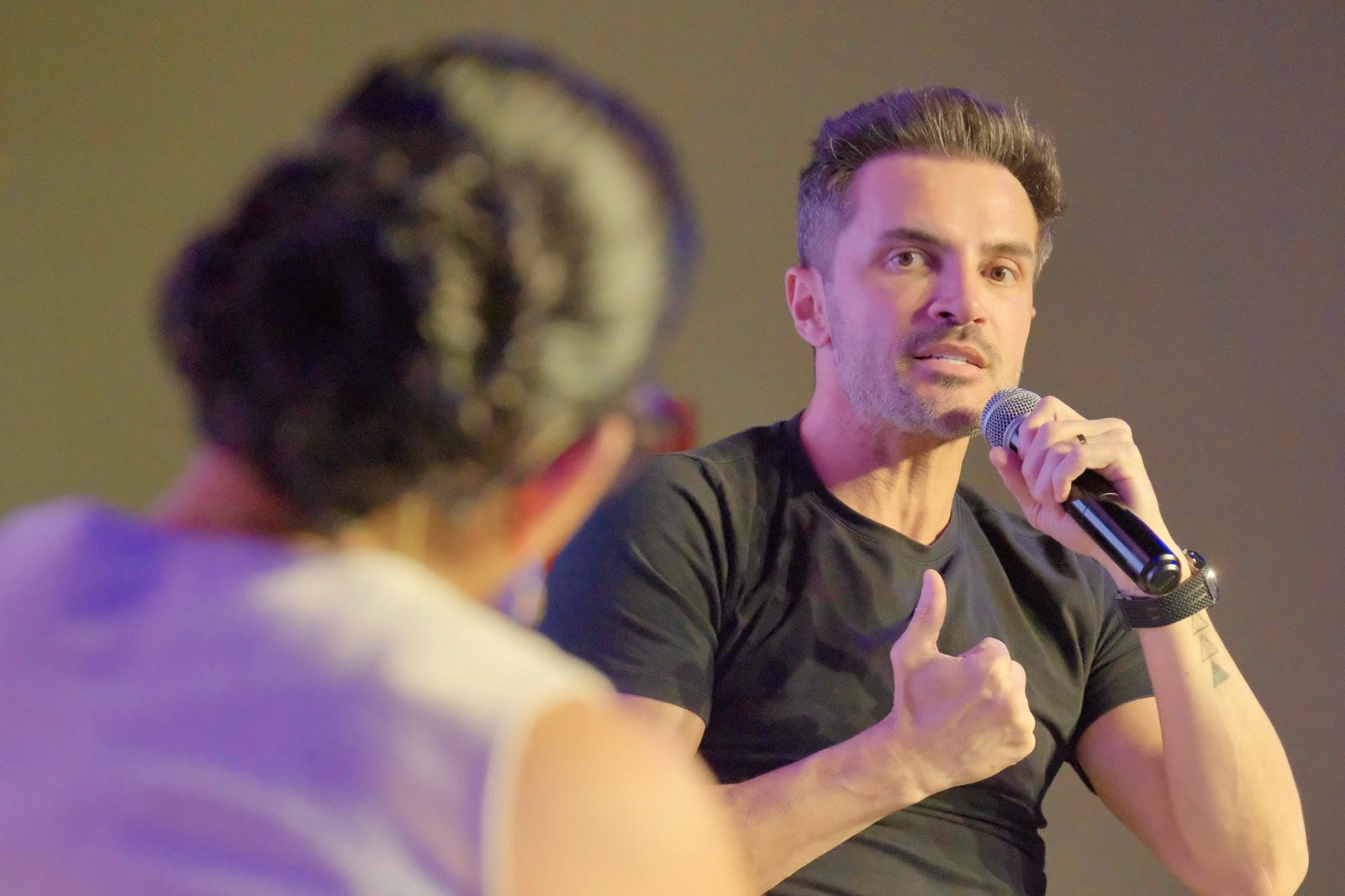 rrrr Com Falcão e Izabella Camargo, Simmons abre convenção e reforça o sono como ativo estratégico